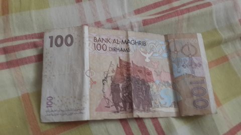100 درهم ثلاث ملوك  2