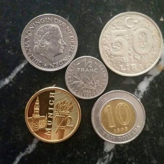 مجموعة من العملات القديمة 2