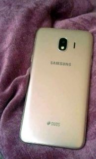 Samsung Galaxy J4     2