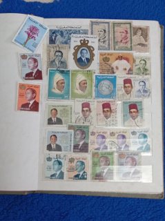 طوابع بريدية للعديد من الدول  7