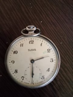 ساعة تحتوي ياقوت أصلي قديمة صنع  في الاتحاد السفياتي 2