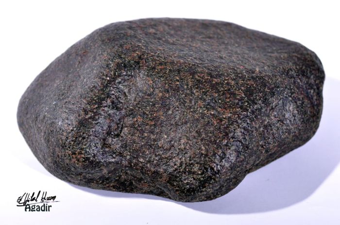 حجر نيزكي نادر أقدم من كوكب الأرض  1