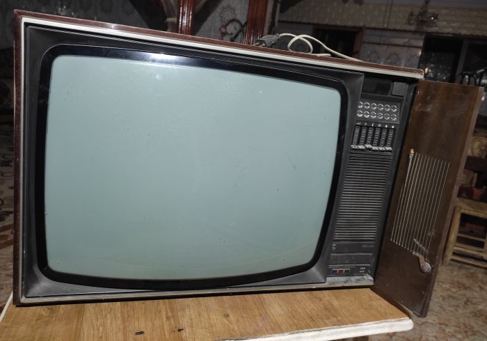 تلفزيون قديم 2