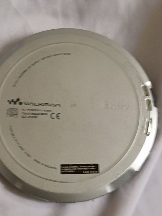 cd walkman d-ne1 . تم تصنيعه 2003 5