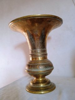 مزهرية اندونيسية انتيك من البرونز الحر يعود تاريخها الى القرن 19  5