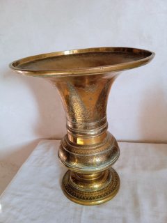 مزهرية اندونيسية انتيك من البرونز الحر يعود تاريخها الى القرن 19  6