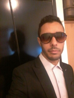 أنا فإسبانيا باغي زواج للاوراق بلفلوس .