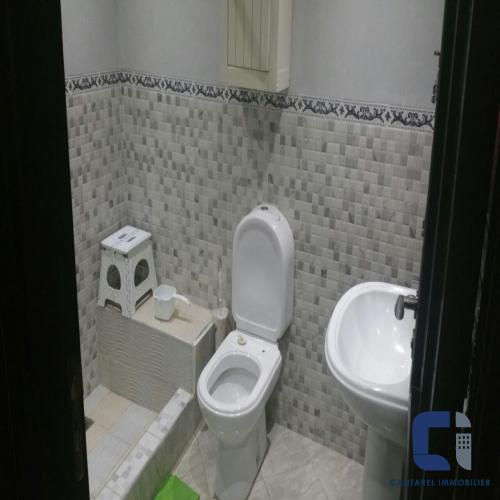 Appartement de 164m2 dont 42m2 de cour à vendre à casablanca 4