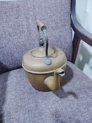 ابريق نحاسي قديم  2