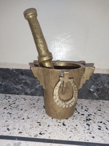 مهراز نحاسي أصيل عمره أكتر من 150 سنة وهي تحف نادرة جداً 