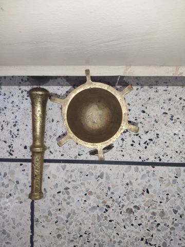 مهراز نحاسي أصيل عمره أكتر من 150 سنة وهي تحف نادرة جداً  4