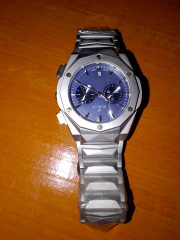 MONTRE HUBLOT A VENDRE