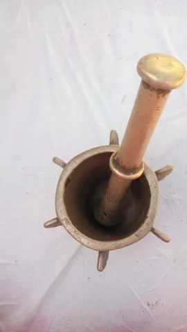 مهراز نحاسي أثري أكثر من 100 سنة للبيع 4