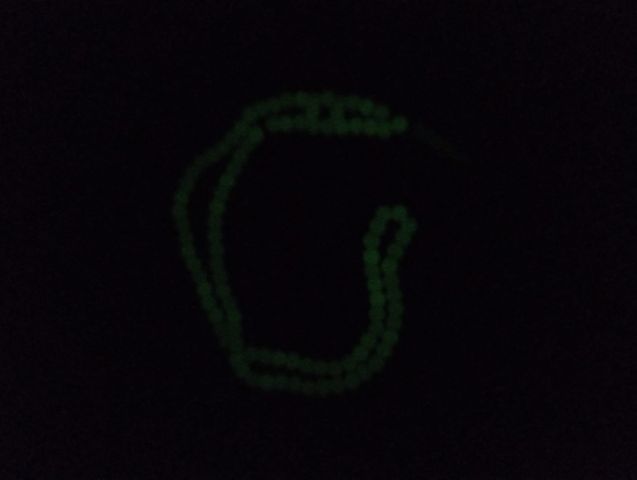 مسبحة فوسفورية مضيئة تحتوي على مئة حبة  2