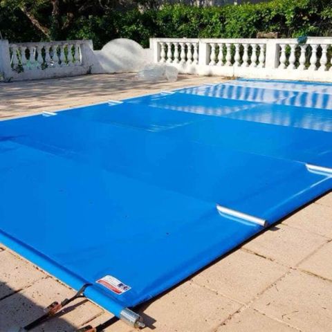 Bâche Piscine – حماية كاملة من الوسخ والشمس 3