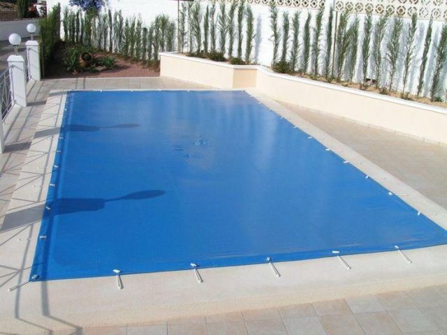 Bâche Piscine – حماية كاملة من الوسخ والشمس 4