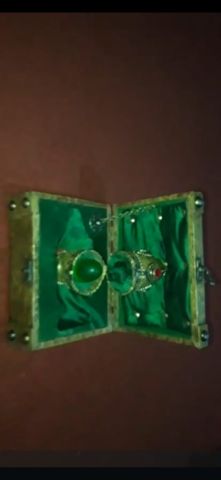 ياقوتة خضراء اصلية  2