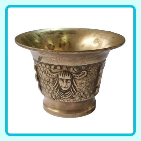 مهراز نحاسي قديم و صغير 