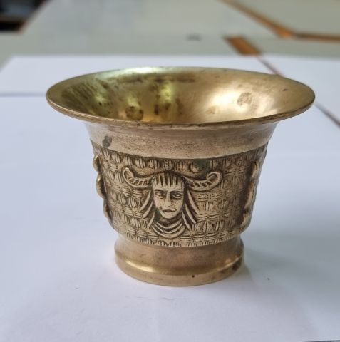 مهراز نحاسي قديم و صغير  2