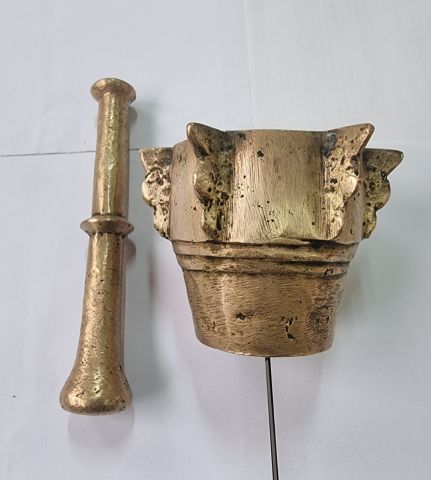 مهراز نحاسي قديم جدا عمره أكثر من 70 سنة 3