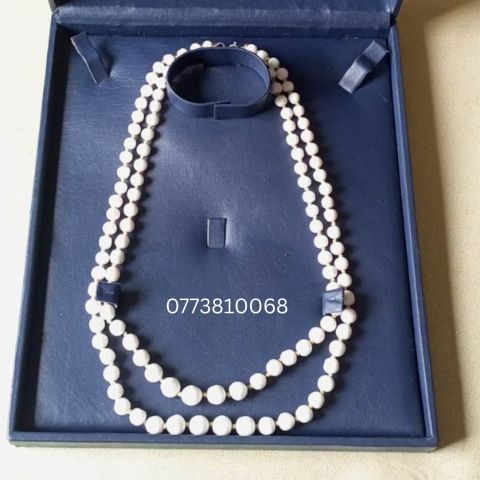 عرض مميز! طقم عقدين (2) من الكورال الطبيعي 100%، بقفل فضة 925