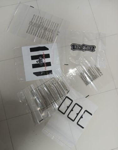 SACHET A FERMETURE RABATTABLE TRANSPARENT adhésif PE et PP: