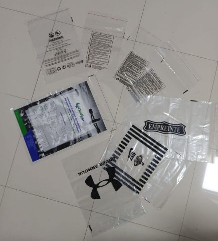 SACHET A FERMETURE RABATTABLE TRANSPARENT adhésif PE et PP: 5