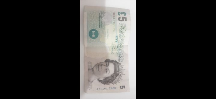 عملات ورقية بريطانية للبيع  4