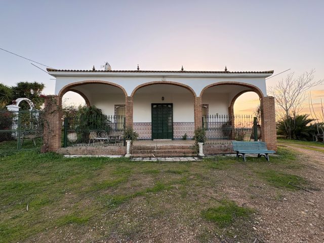 مزارع وفنادق واراضي ومنازل للبيع في اسبانيا  8