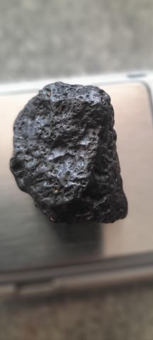 نيزك أسود جميل 3