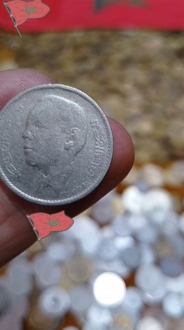 درهم كرافاتا ثلاث قطع ب 5000 درهم 