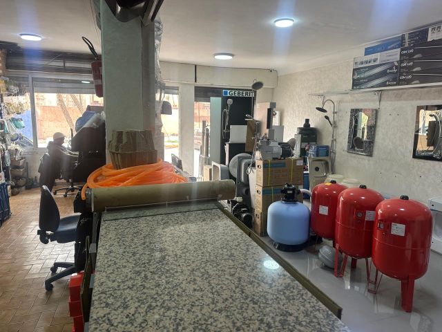 محل تجاري للبيع ساروت 4