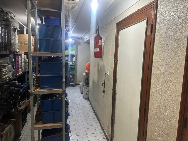 محل تجاري للبيع ساروت 6