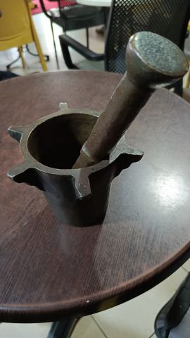 مهراز قديم جدا سداسي معروض للبيع 