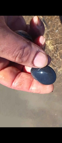 حجر طبيعي كربم