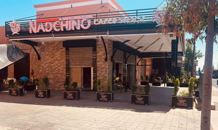 مقهى للكراء : جديد و فاخر ، جاهز ، أول إستعمال ، بعقد تسيير حر