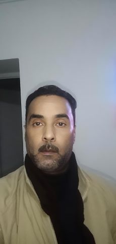 Sérieuse femme adorable ????