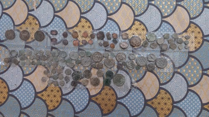 عملات معدنية قديمة  4