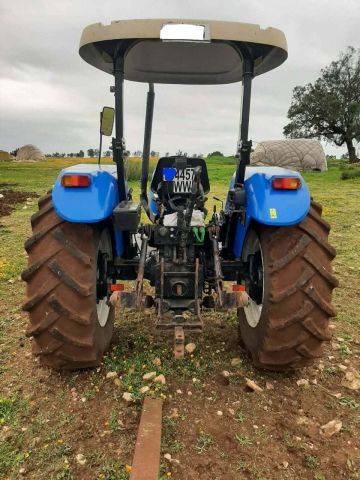 New Holland 4