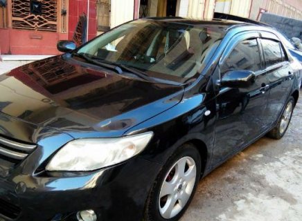 Toyota corolla 2010 ttes opts 5cv vitres électriques. jantes alu. contacter  