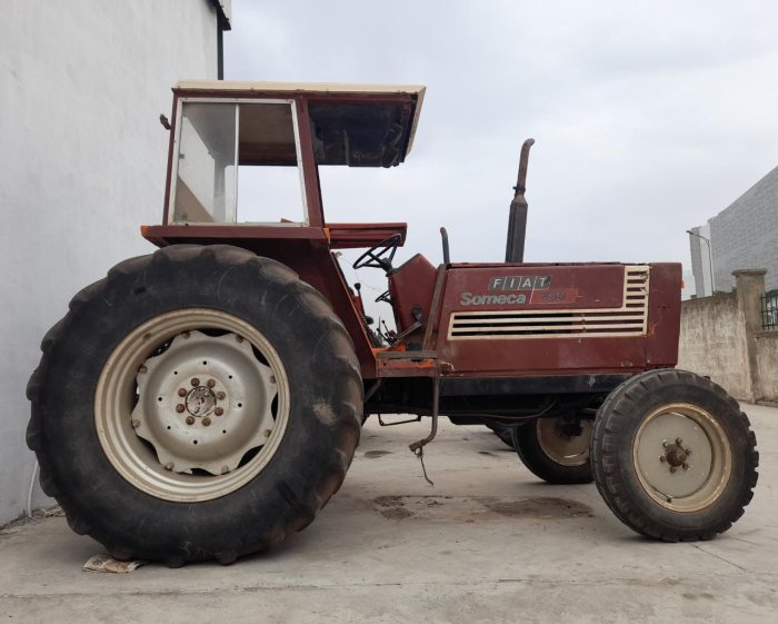 Tracteur fiat 780